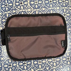 Totes Black and Brown Nylon Toiletry Bag With Zippered Pocket 9.5 by 7 Inches